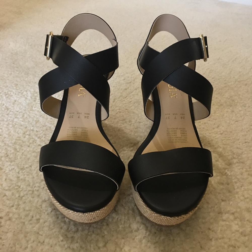 Black wedge heels